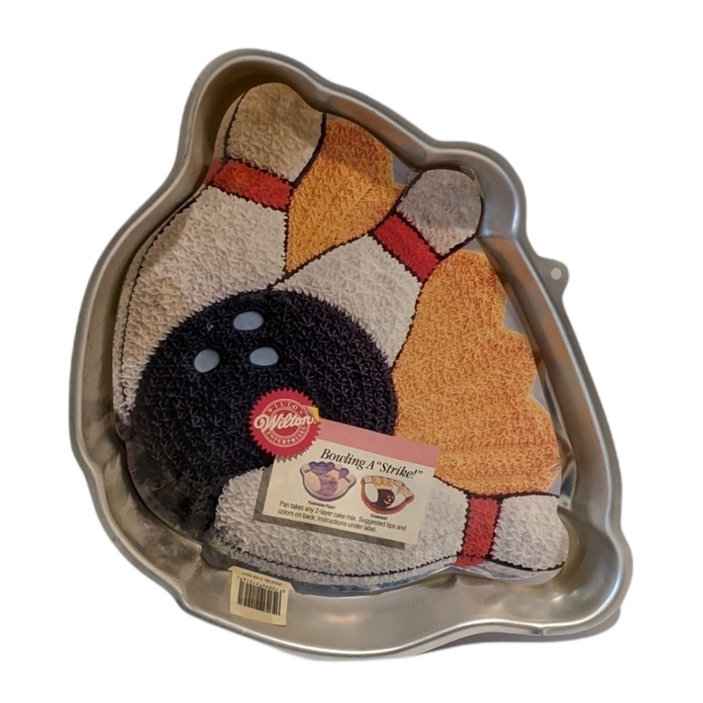 VINTAGE Wilton Bowling cake pan